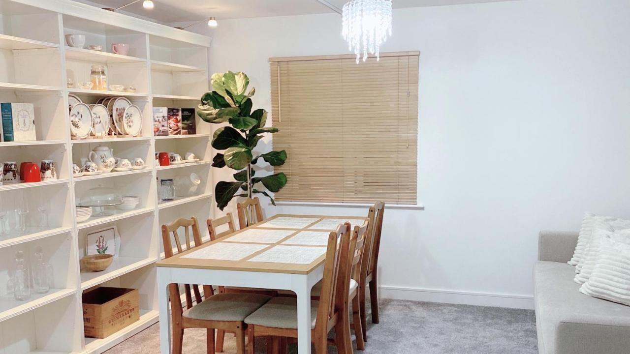 Entire Home: Bicester Village 10Min Walk Exterior photo